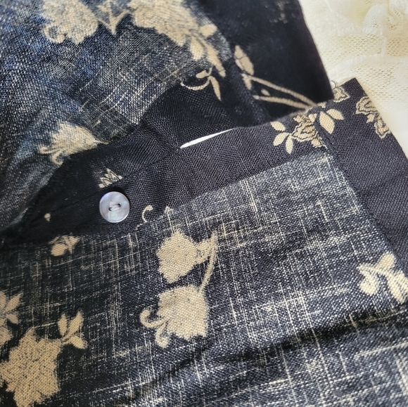 Marsh Landing Petites Small Linen Floral Print Shirt Black - Picture 4 of 7